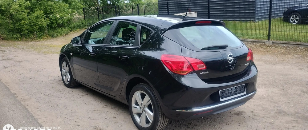 Opel Astra cena 29800 przebieg: 145000, rok produkcji 2013 z Gostynin małe 352